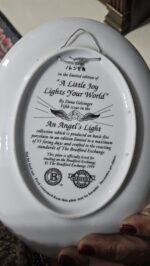 Bradford Exchange 1999 A Little Joy Lights Your World 23 cm dikey duvar tabağı - Image 2