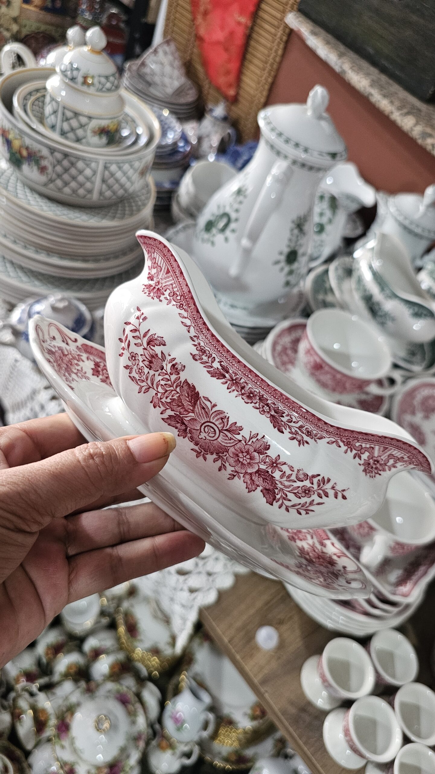 20250910_185311 Villeroy Boch Kırmızı Fasan kendinden tabaklı konsome - Image 1