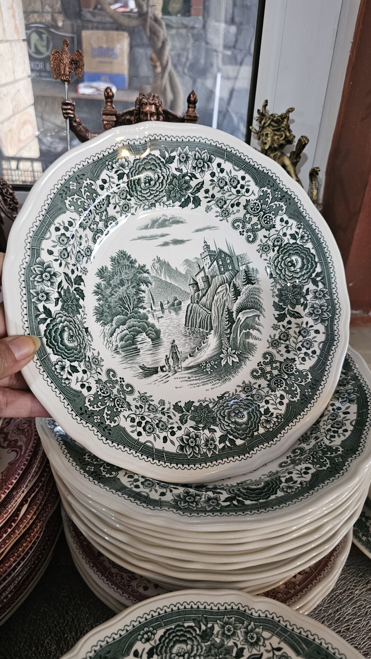 20250910_185453 Villeroy Boch Burgenland Yeşil 23 cm Sulu Yemek Tabağı - Image 1