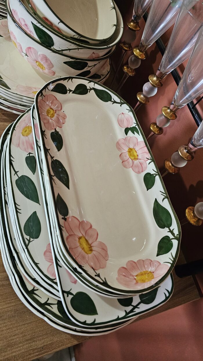 Villeroy Boch WILD ROSES uzun peynir tabakları 33 cm kayık - Image 1