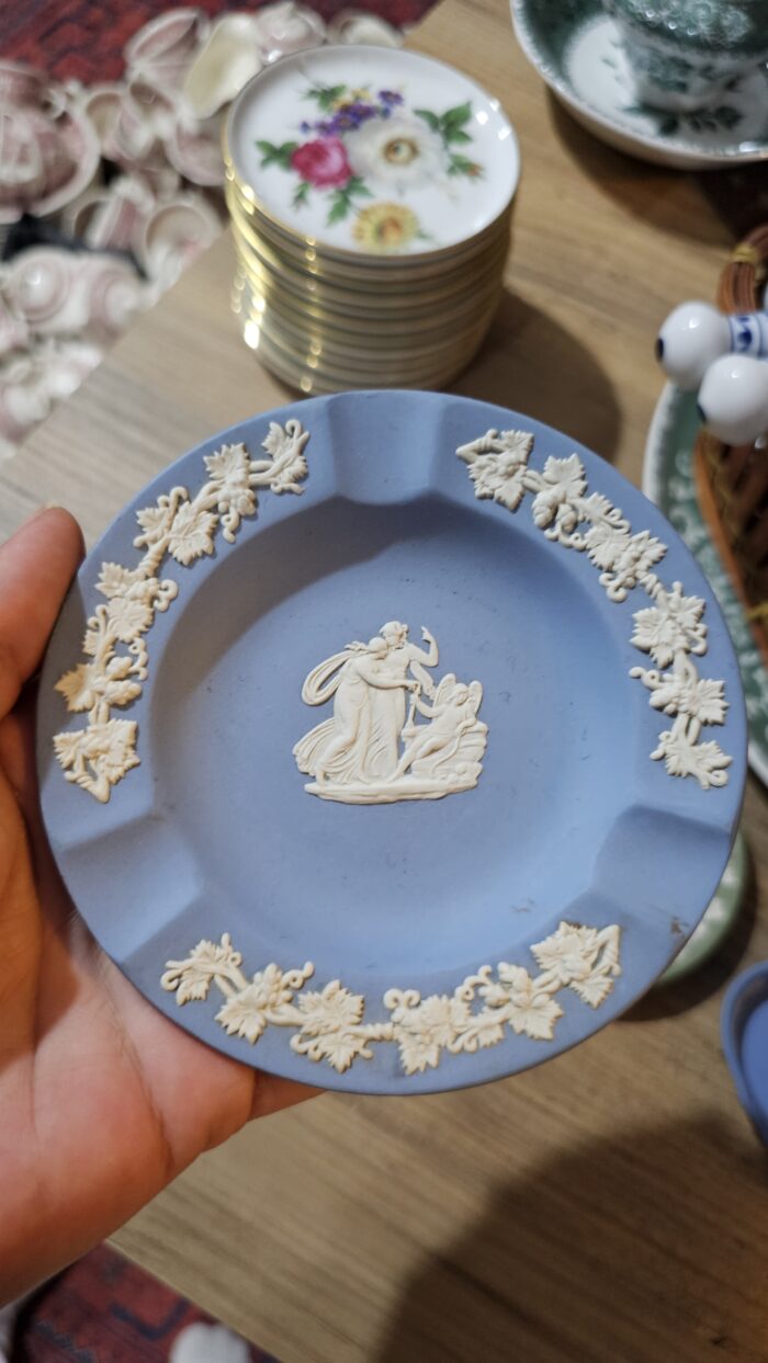 Wedgwood Jasperware Dekoratif Küllük mavi oval - Image 1