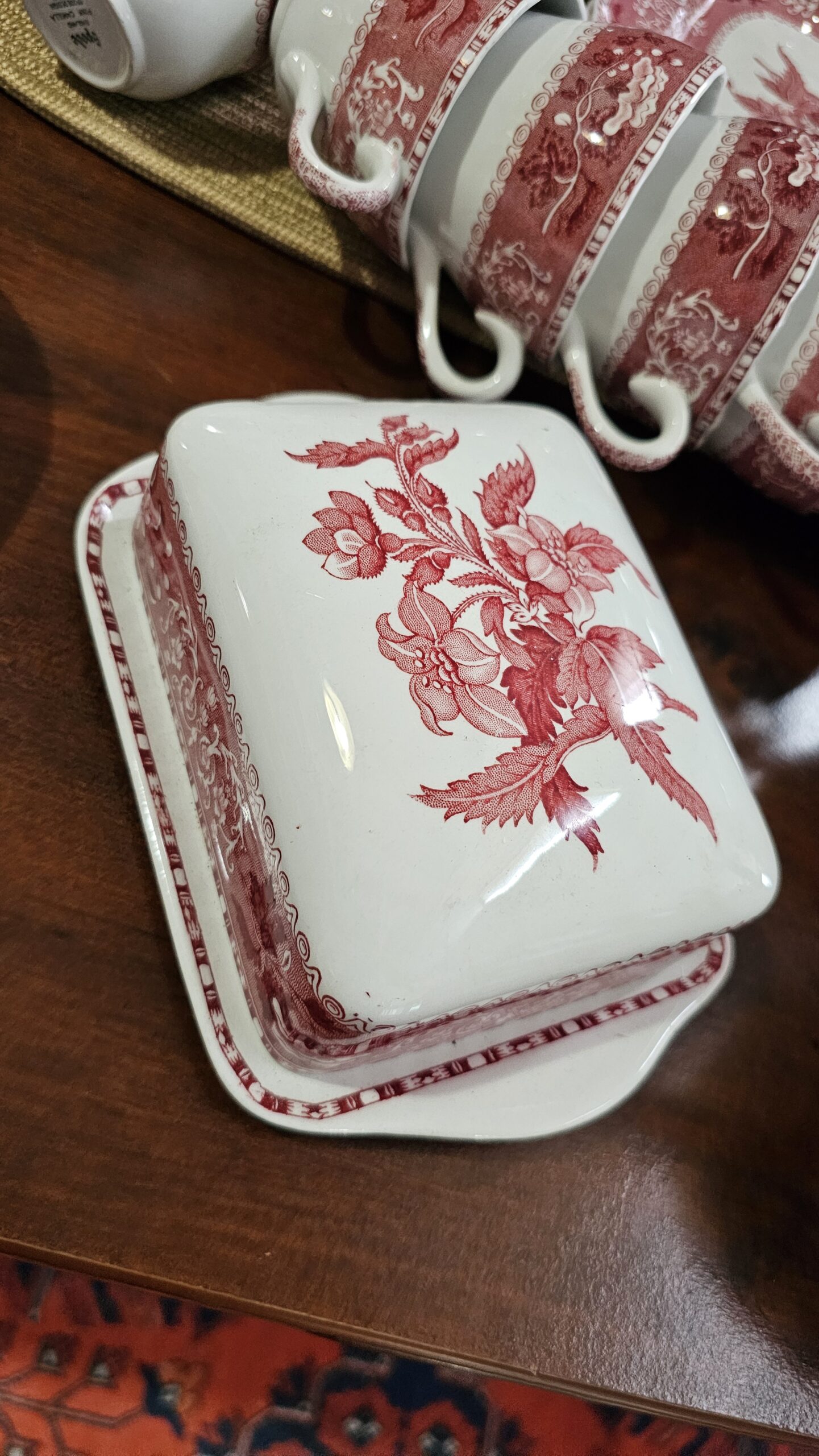 20251019_125705 Spode Pembe Camilla tereyağlık tabanda leke mevcut - Image 1