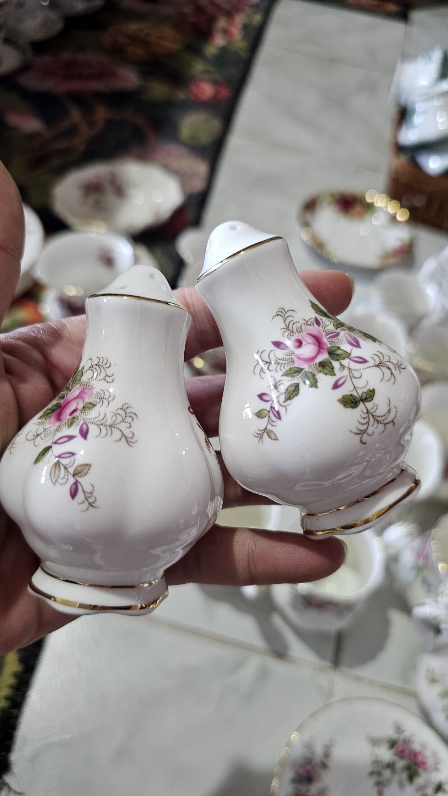 20251026_163903 Royal Albert Lavender Rose tuzluk biberlik çift - Image 1