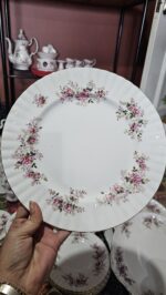 Royal Albert Lavender Rose 21 cm büyük tatlı tabağı