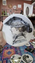 Porcelain De Paris Fransa 19 cm Josephine Duvar Tabağı