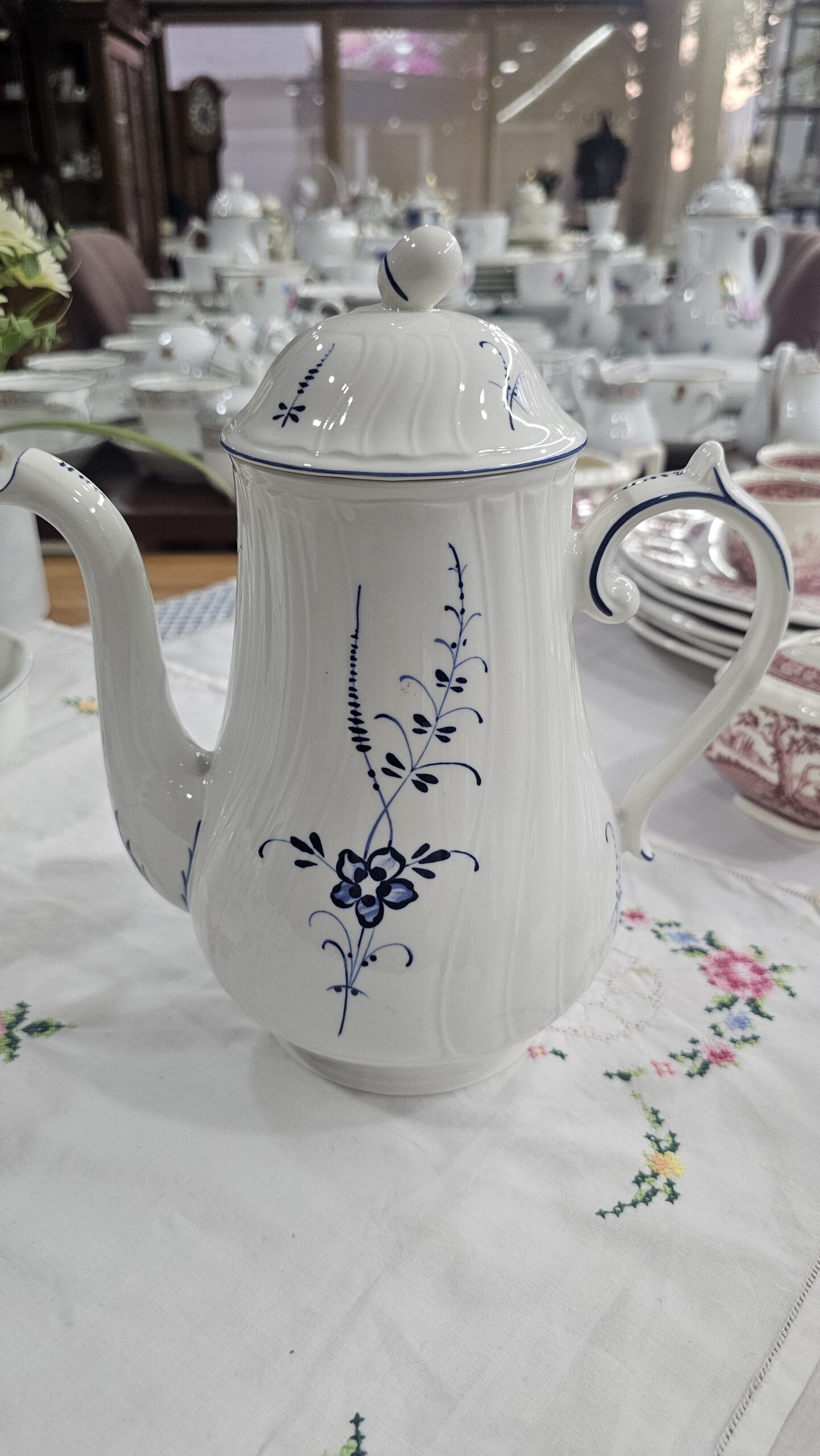 20260701_202452 Villeroy Boch Luxemburg 8 Kişilik Çay Potu - Image 1