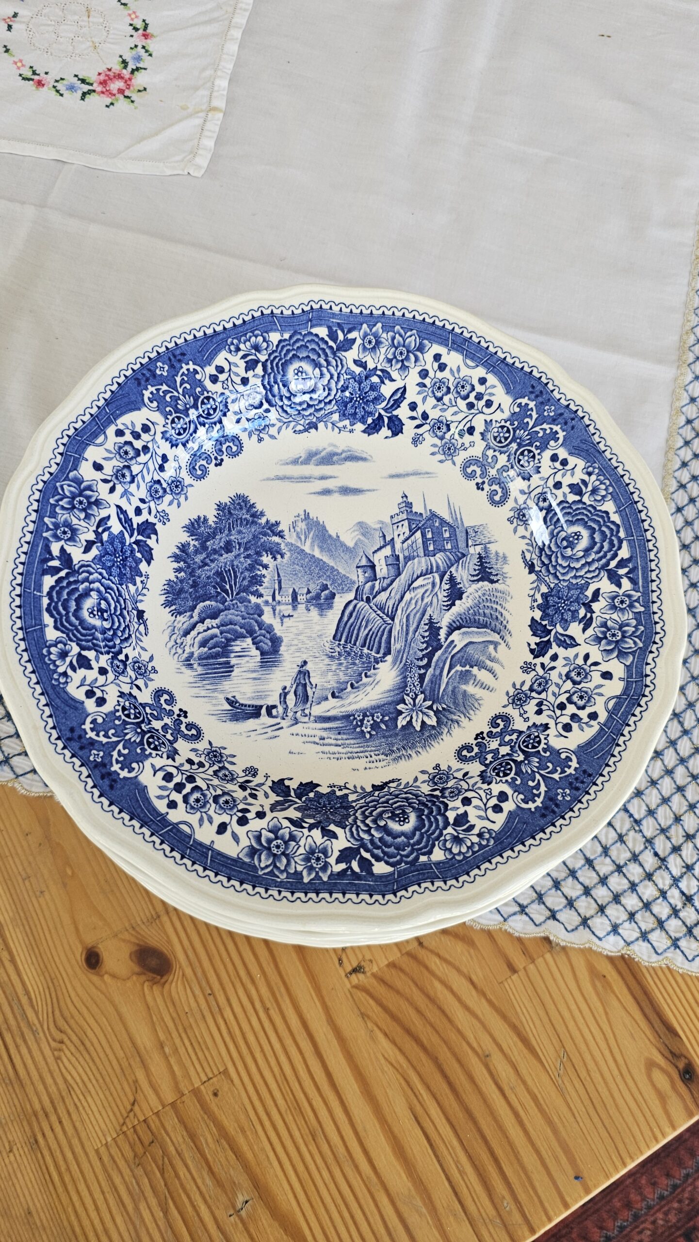 20260702_152752 Villeroy Boch Mavi Burgenland sulu yemek tabağı - Image 1