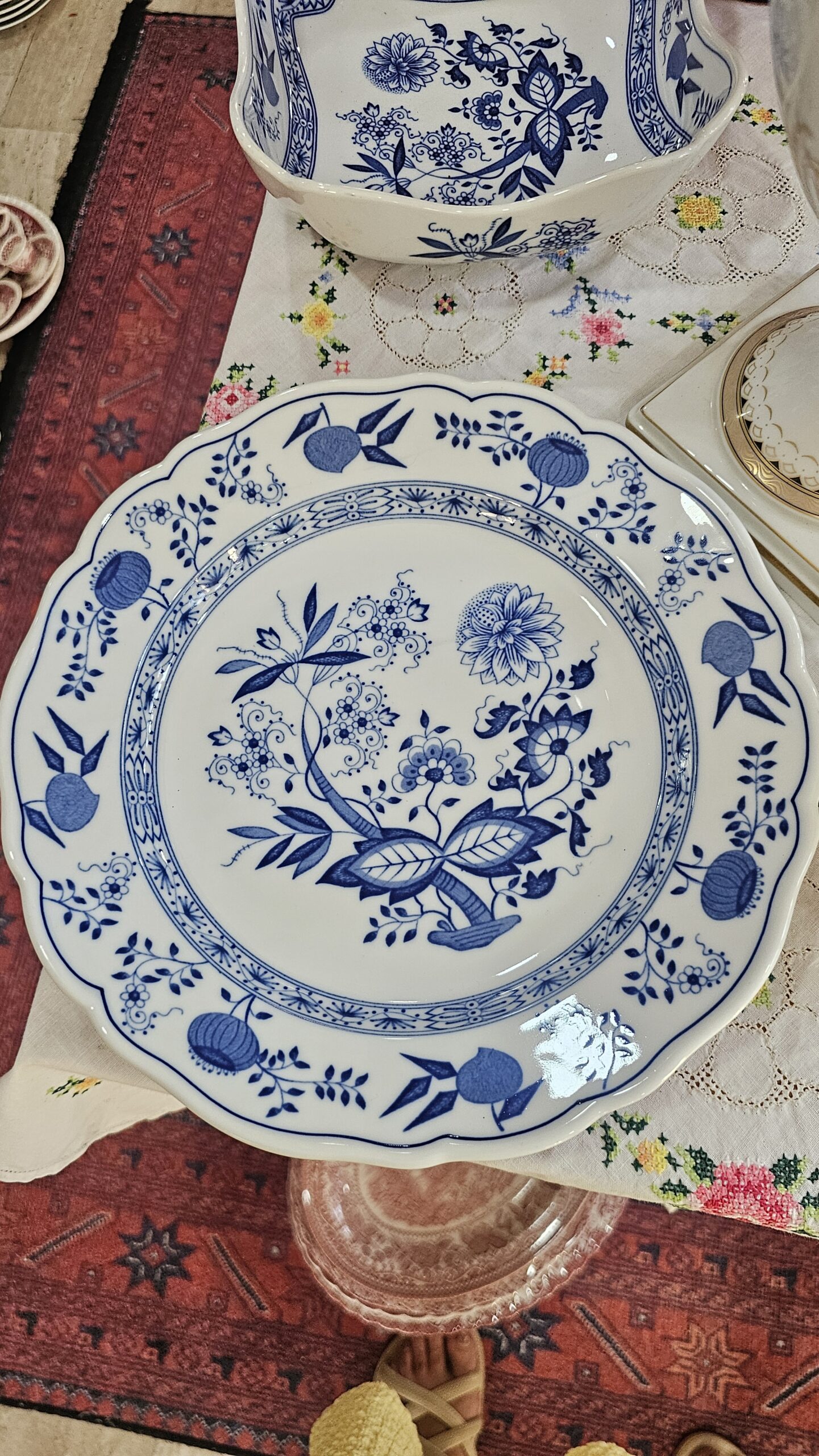 20260702_192340 Hutchenreuther Soğan Desen 26 cm hafif çukur servis tabağı - Image 1