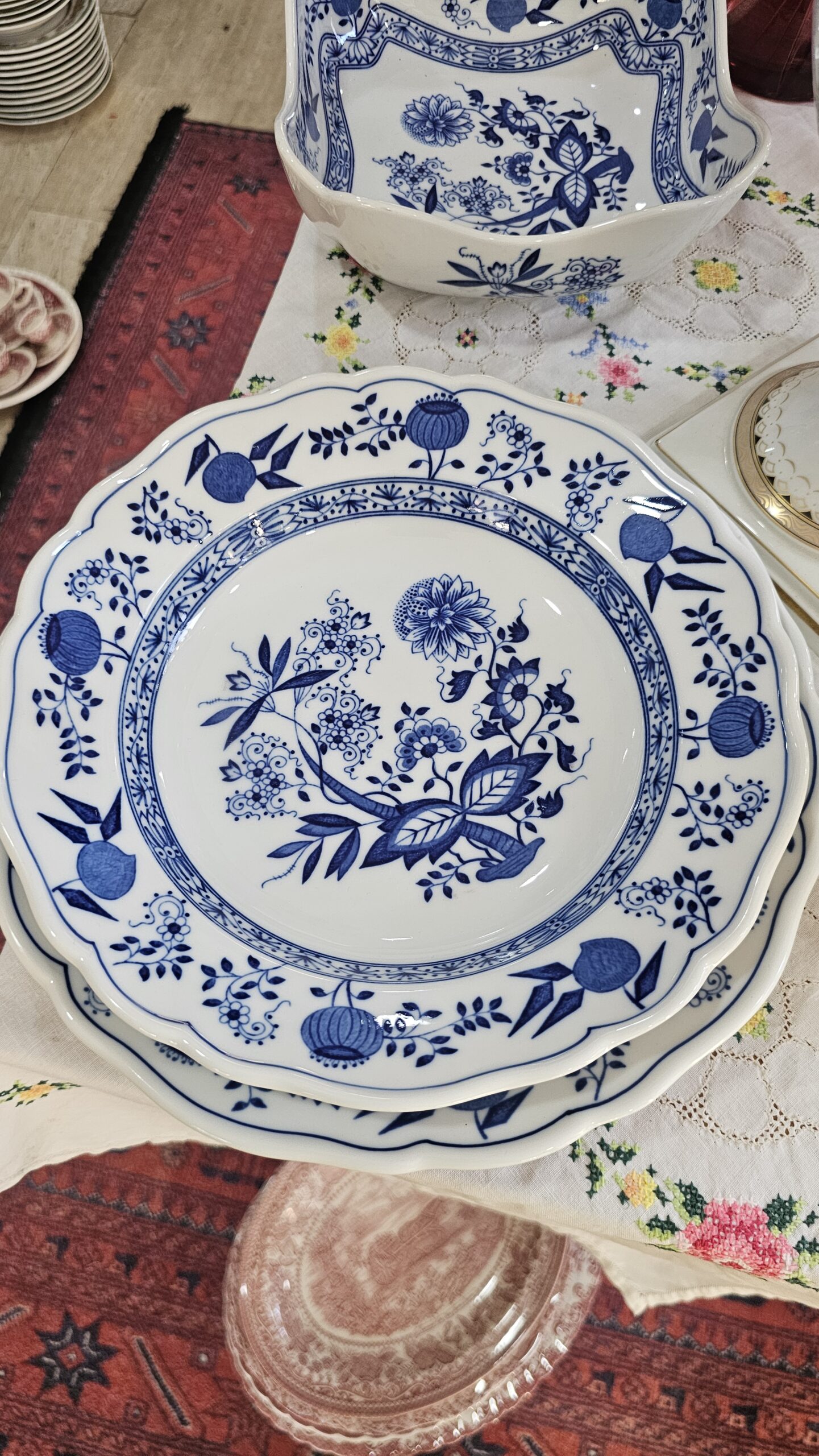 20260702_192351 Hutchenreuther Soğan Desen 24 cm çukur yemek tabağı - Image 1